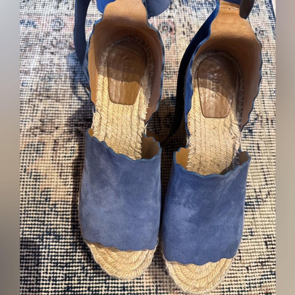 Chloe 
Blue suede Espadrilles